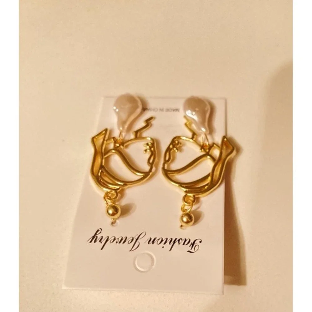 Abstract Gold Line Face Earrings with Baroque Pearl Drop Artistic Statement new - Picture 5 of 7